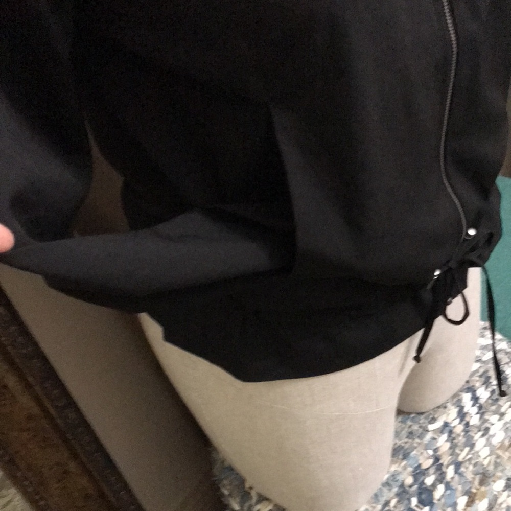 Black jacket - Picture 2 of 9